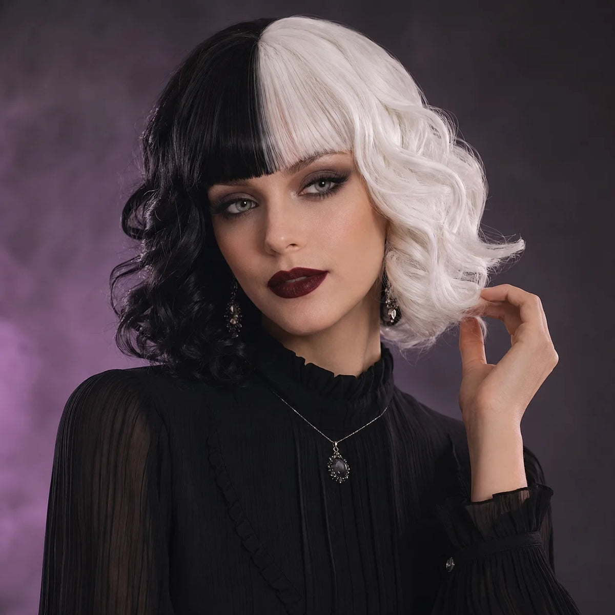 Cruella De Vil Black White Two-Tone Half-Up Synthetic Curly Wig 150% Density Wavy Design Vintage Vampire Gothic Style for Halloween Parties Easy Care Unisex