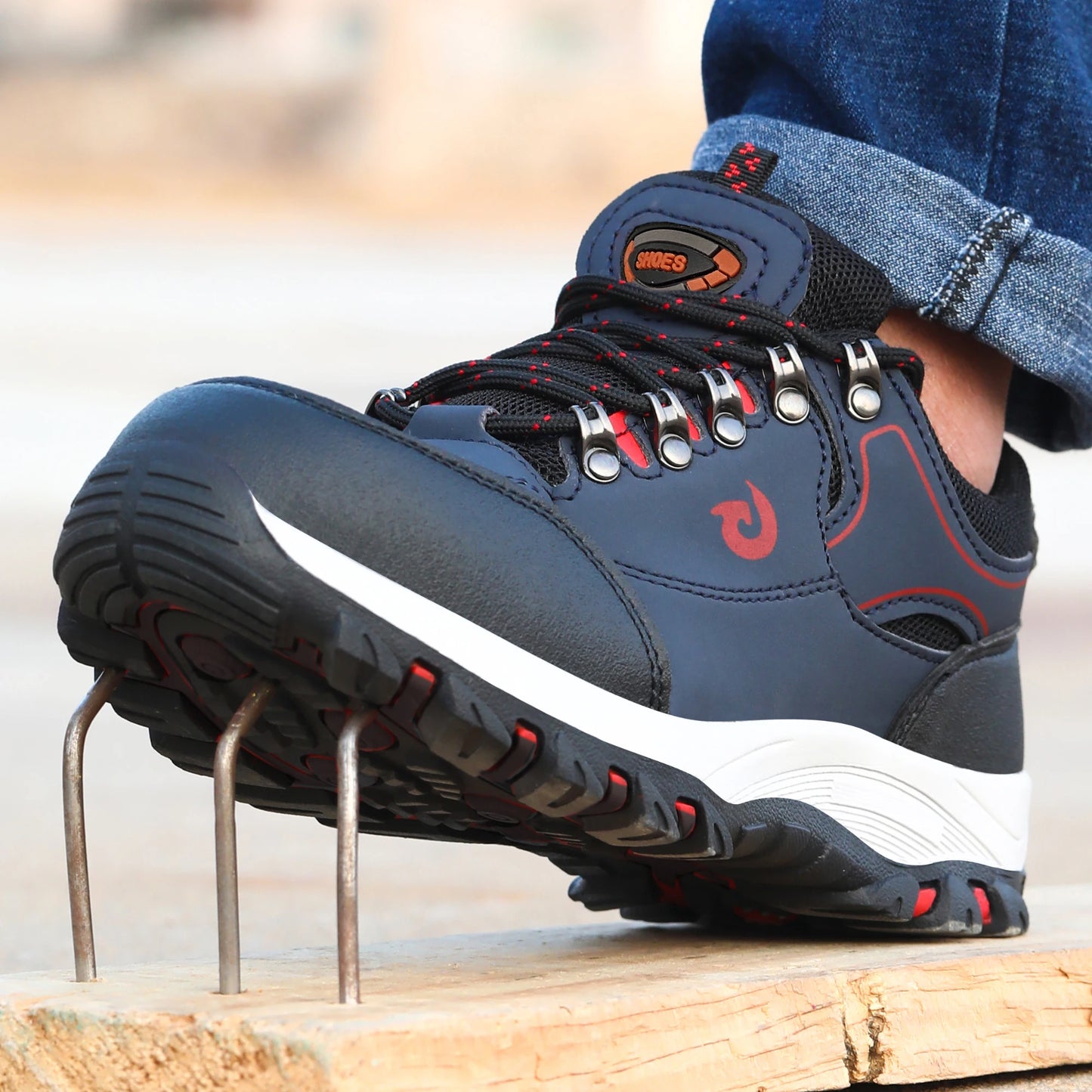 Men Steel Toe Safety Shoes Anti-Puncture Non-Slip Work Boots Wear-Resistant Breathable Hiking Safety Sneakers for Industrial Work