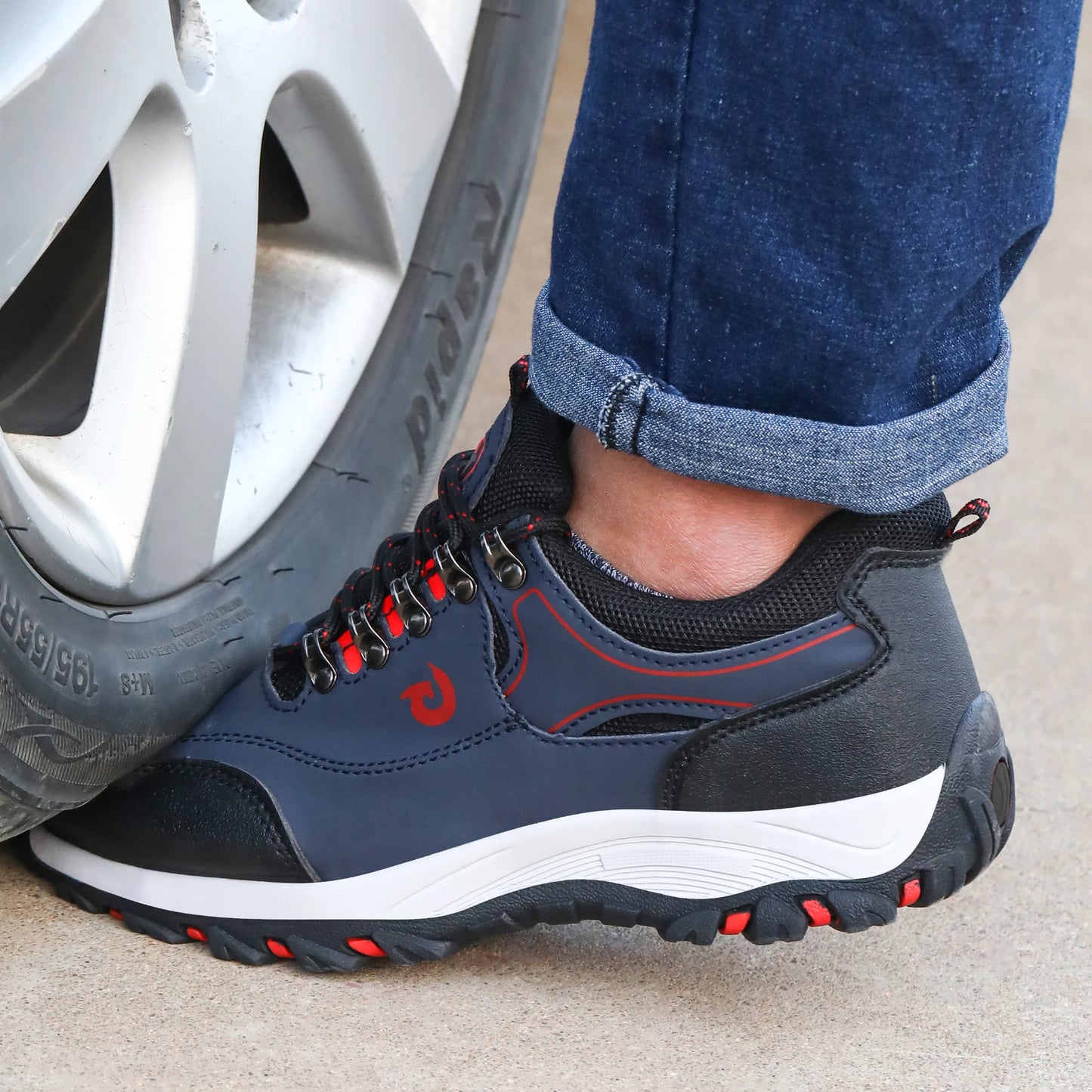 Men Steel Toe Safety Shoes Anti-Puncture Non-Slip Work Boots Wear-Resistant Breathable Hiking Safety Sneakers for Industrial Work