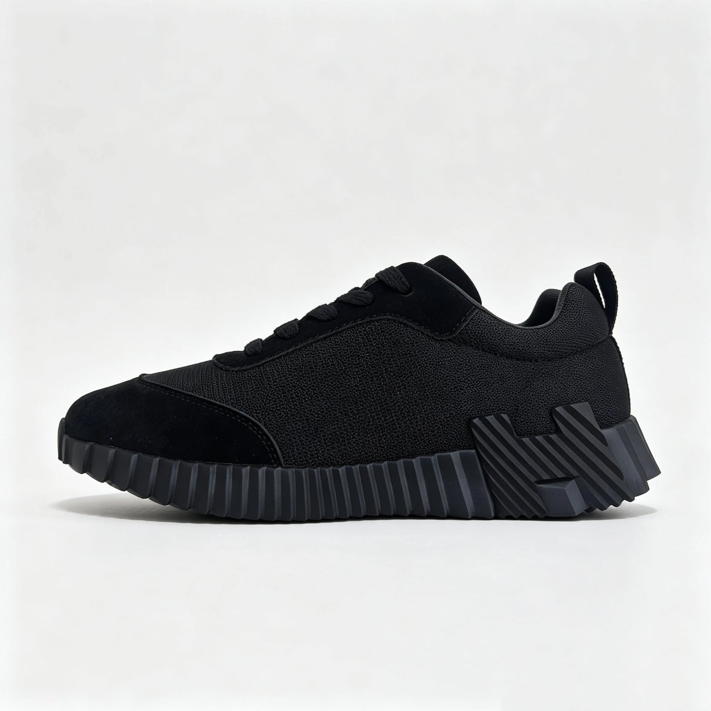 2026 Classic Fashion Casual Splicing Low cut Sneakers Men's Round Nose Sneakers Thick soled Non slip Shoes