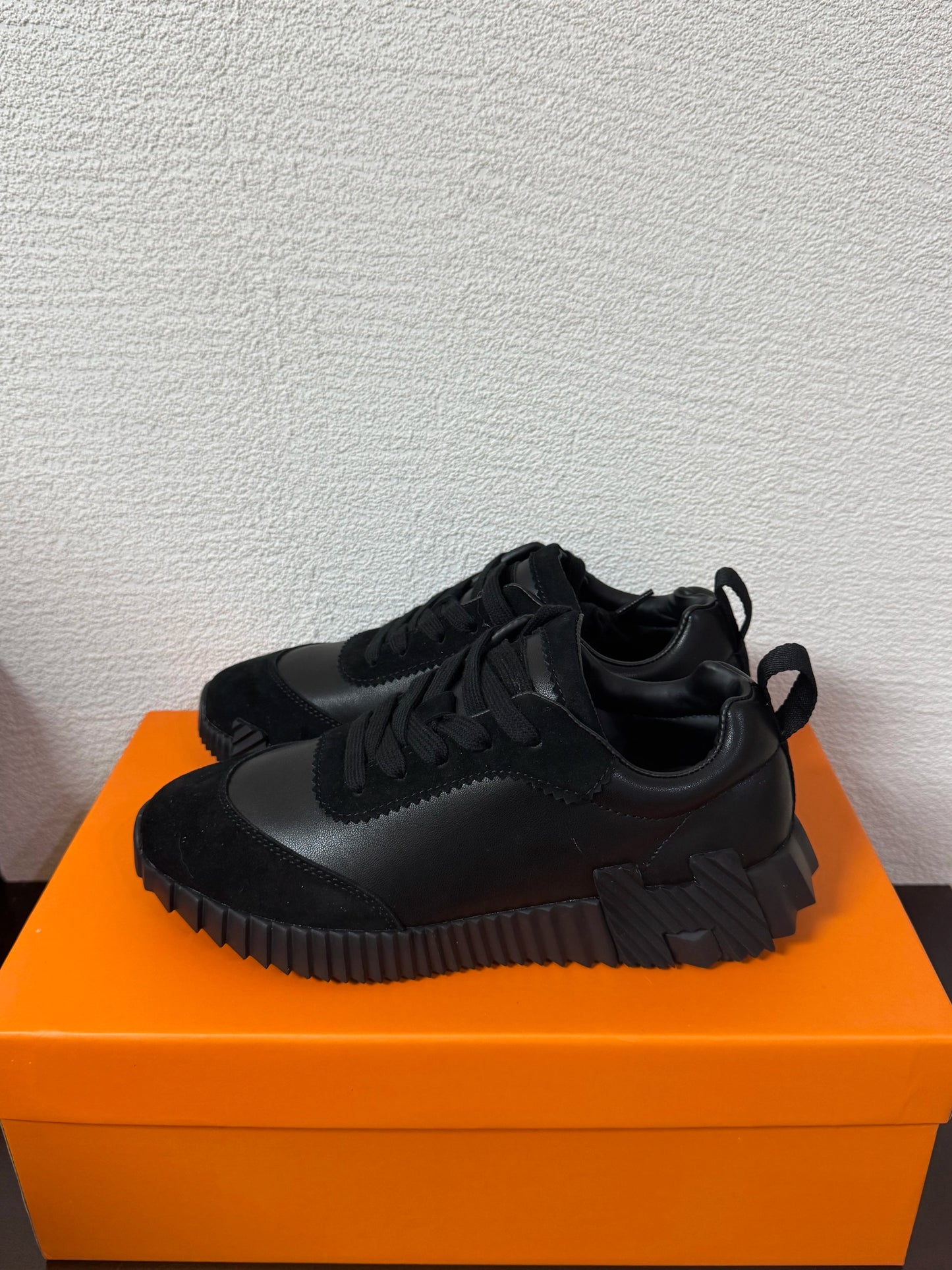 2026 Classic Fashion Casual Splicing Low cut Sneakers Men's Round Nose Sneakers Thick soled Non slip Shoes